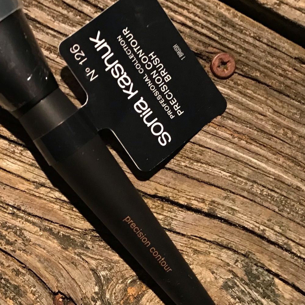 Sonia Kashuk™ Precision Contour Brush Black No.126 - Picture 5 of 8